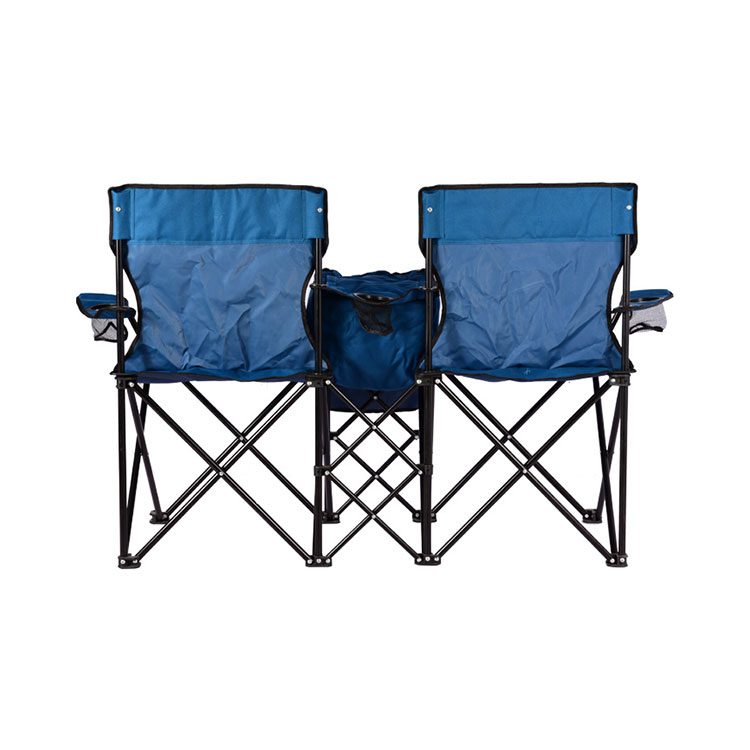 Doppelter Klappstuhl mit Sonnenschirm