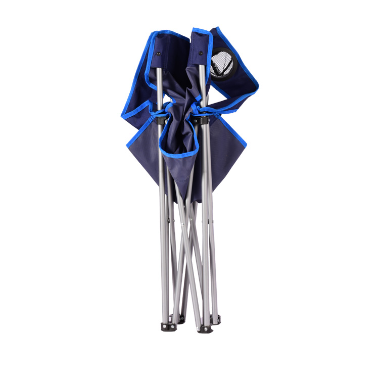 Kleiner zusammenklappbarer Campingstuhl aus Stahl